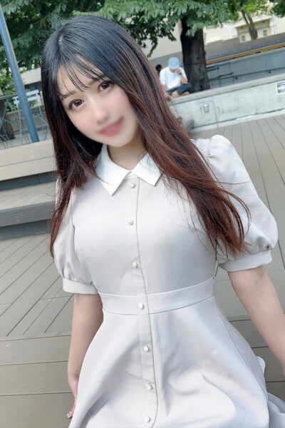 初顔出し！！12/5まで限定！【無修正】包み込む様なフェロモンを醸し出す美白で美体の現◯女子大生にゴム無し連続膣内射精！！